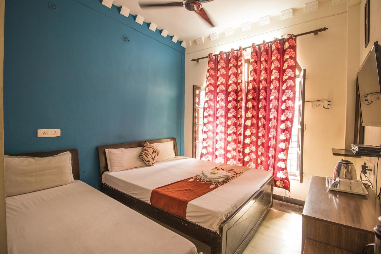 Hotel Bajaj Inn Dehradun Dış mekan fotoğraf