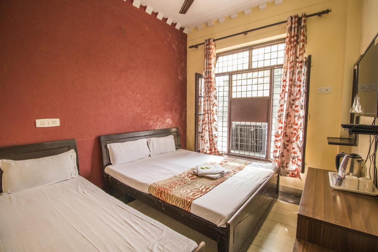 Hotel Bajaj Inn Dehradun Dış mekan fotoğraf